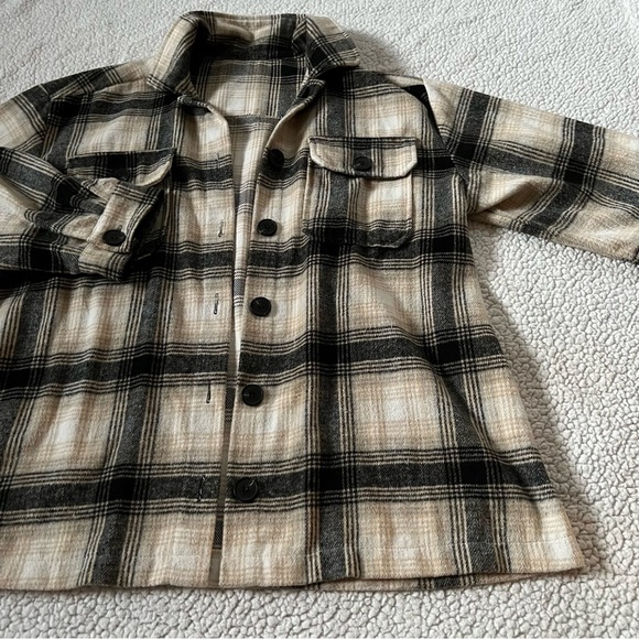 Women’s Plaid Jacket - Picture 3 of 8